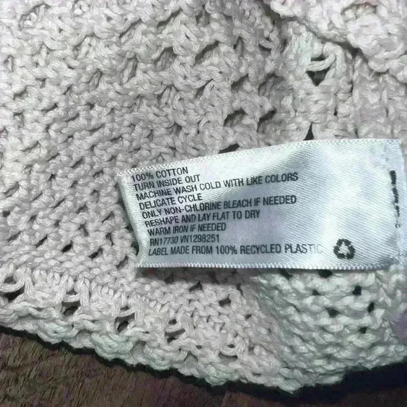 Universal thread white crocheted sweater - Picture 3 of 4